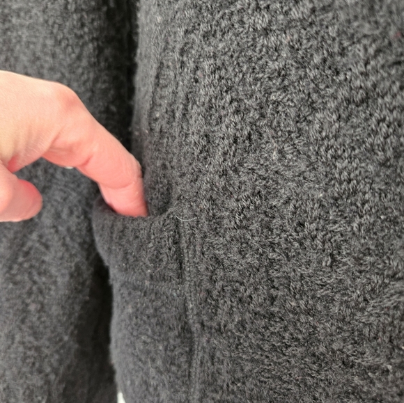 LUISA SPAGNOLI ITALY Virgin Wool Boucle Black Sweater with Fringed Hem. Size S - Picture 5 of 16